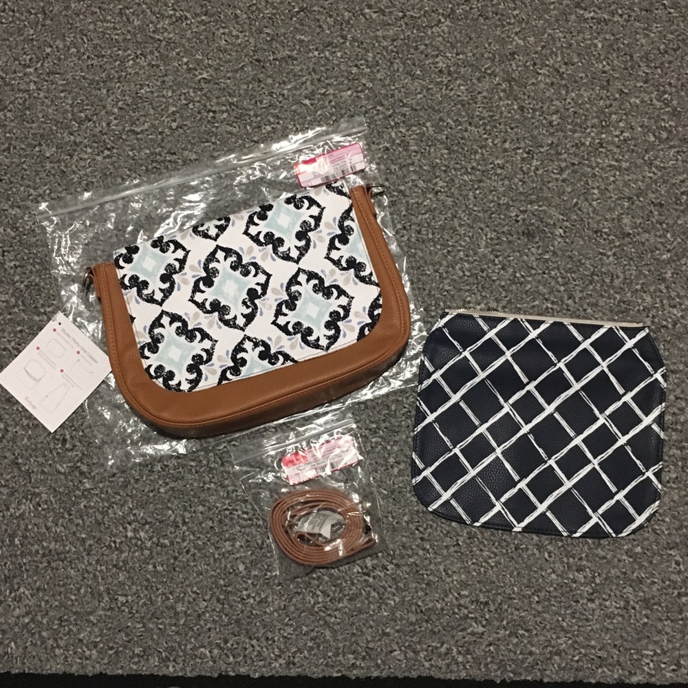 Thirty One Studio Classic Purse, Strap, 2 Flaps